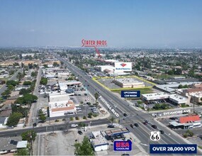 333 E Foothill Blvd, Rialto, CA - VUE AÉRIENNE  vue de carte - Image1