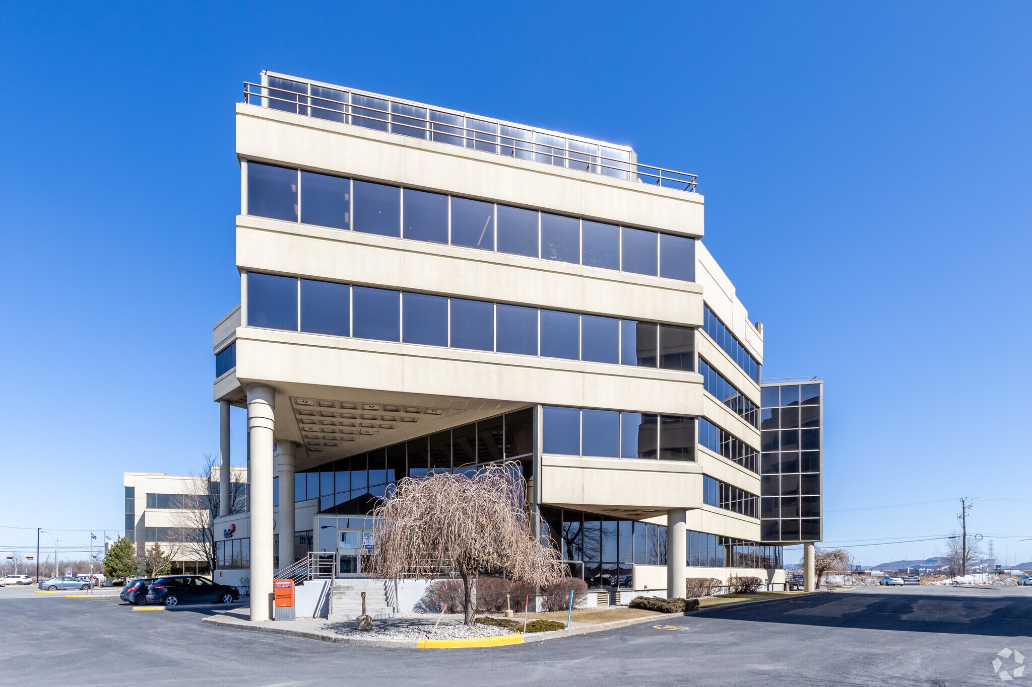 1550 Rue Ampère, Boucherville, QC à louer Photo de l’immeuble– Image 1 sur 7