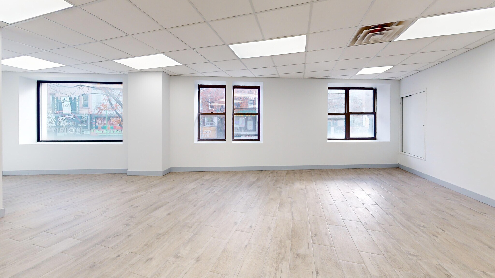 1305 Kings Hwy, Brooklyn, NY à louer Photo de l’immeuble– Image 1 sur 11