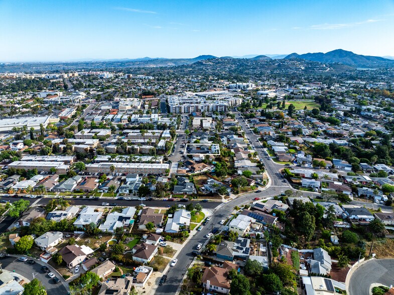 4527 63rd St, San Diego, CA à vendre - Photo de l’immeuble – Image 3 sur 44