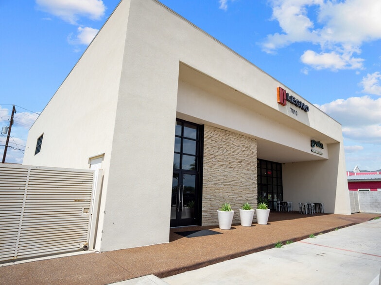 7010 Rocio Dr, Laredo, TX à louer - Photo principale – Image 1 sur 18