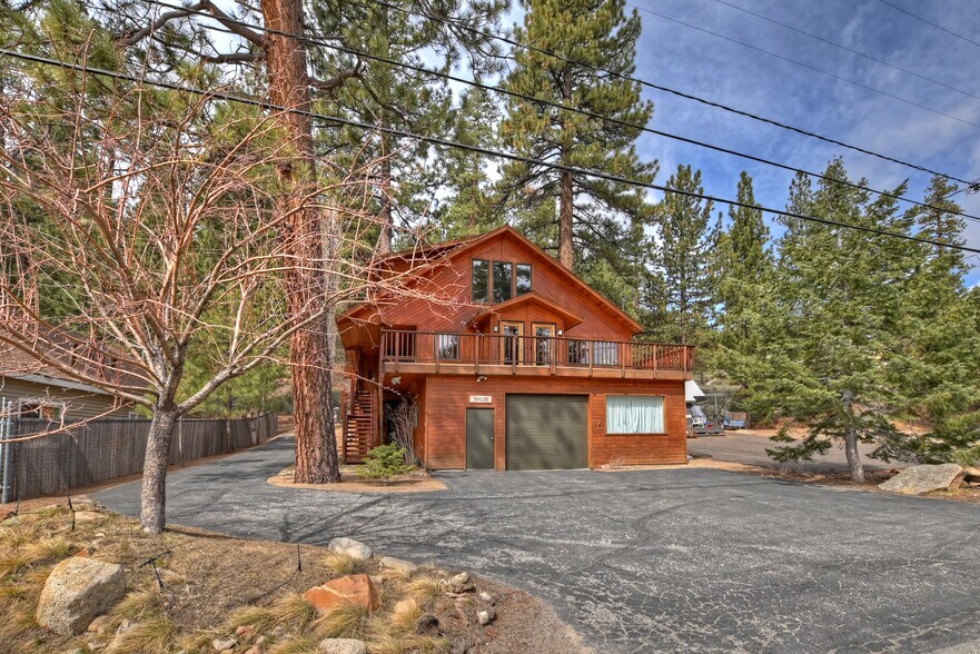39128 N Shore Dr, Fawnskin, CA à vendre - Photo de l’immeuble – Image 1 sur 71