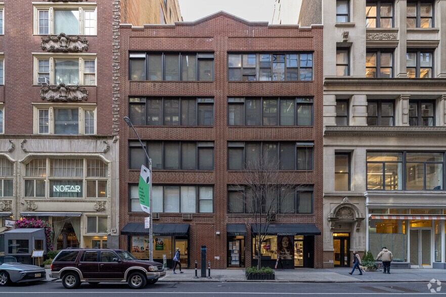 11-13 W 18th St, New York, NY à louer - Photo de l’immeuble – Image 1 sur 2