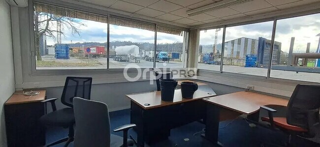Plus de détails pour Bureau à louer