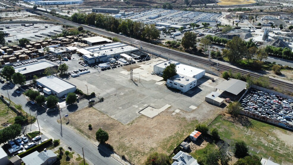 291 W Adams St, Colton, CA à vendre - Aérien – Image 2 sur 4