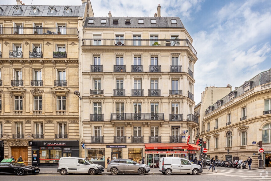 30 Rue Cambacérès, Paris à louer - Photo de l’immeuble – Image 3 sur 5