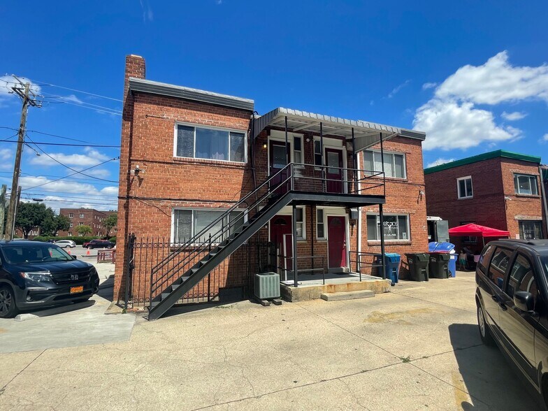 1017 University Blvd E, Silver Spring, MD à vendre - Photo de l’immeuble – Image 2 sur 18