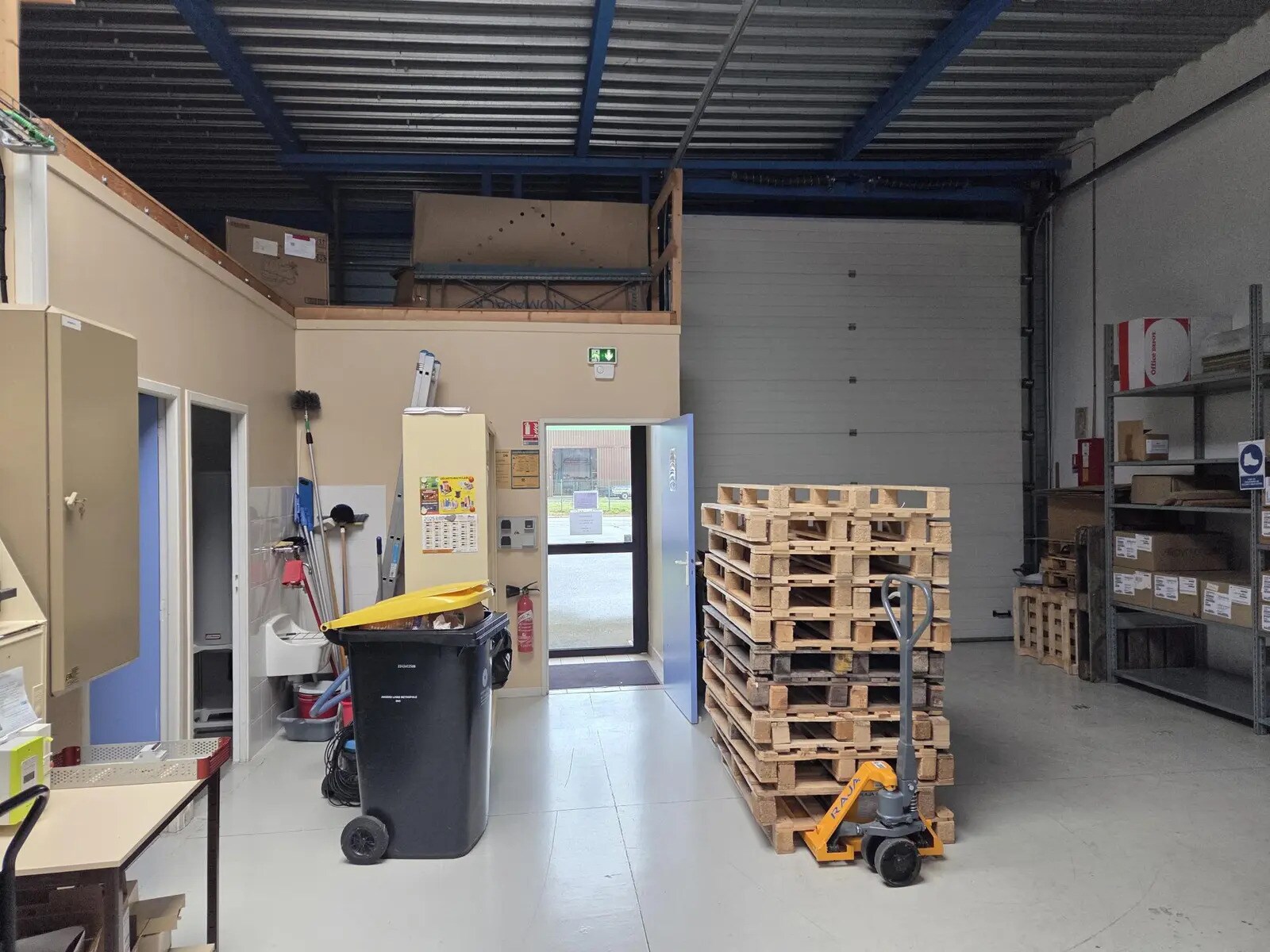 Industriel/Logistique dans ANDARD à vendre Photo de l’immeuble– Image 1 sur 5