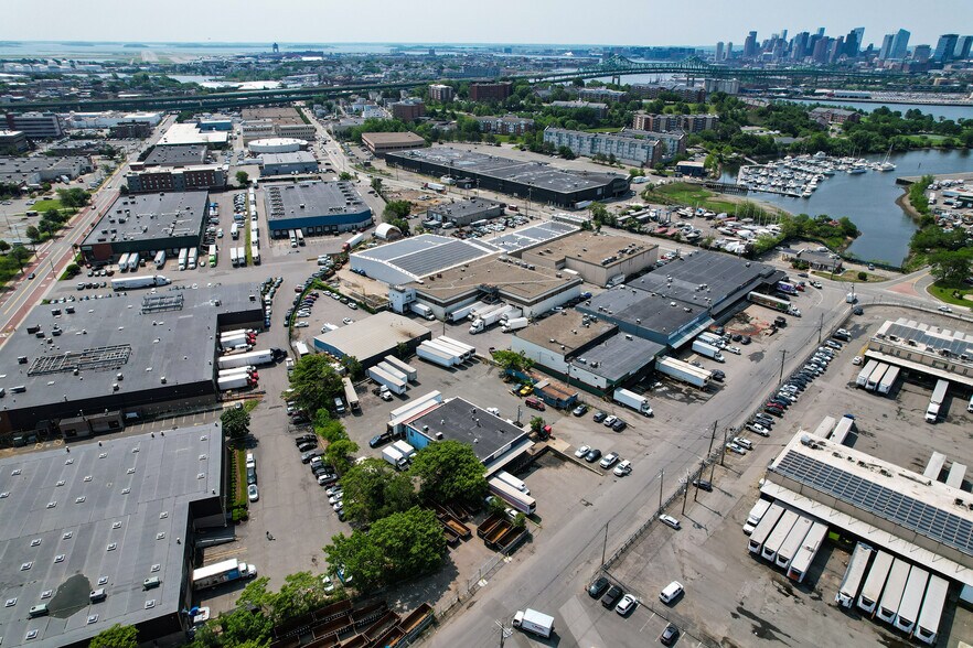 85 Market St, Chelsea, MA à vendre - Photo de l’immeuble – Image 2 sur 9