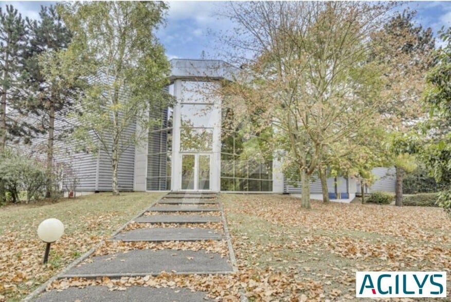 12 Rue Du Plessis Briard, Évry-Courcouronnes à louer - Photo de l’immeuble – Image 1 sur 4