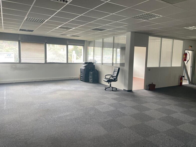 Bureau dans Aubagne à louer - Photo intérieure – Image 2 sur 5