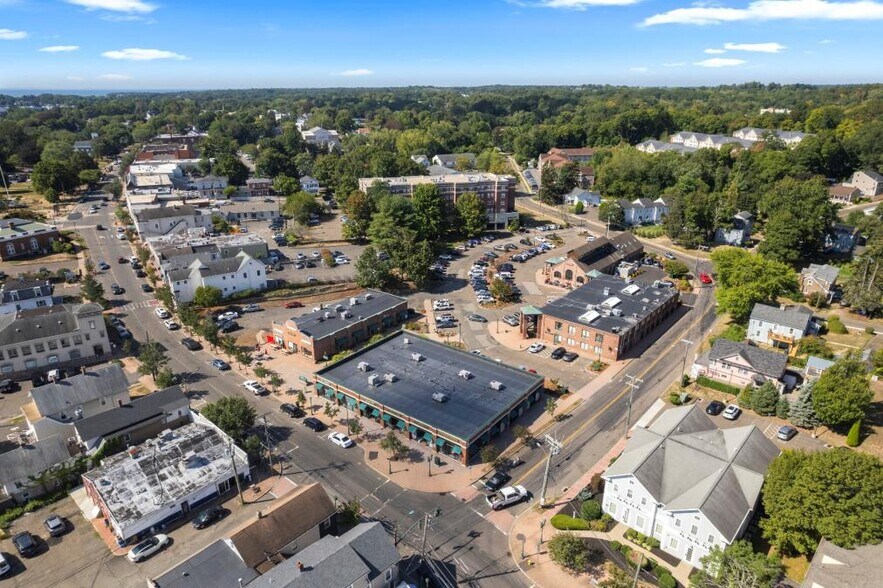 1180-1236 Main St, Branford, CT à louer - Photo de l’immeuble – Image 3 sur 18