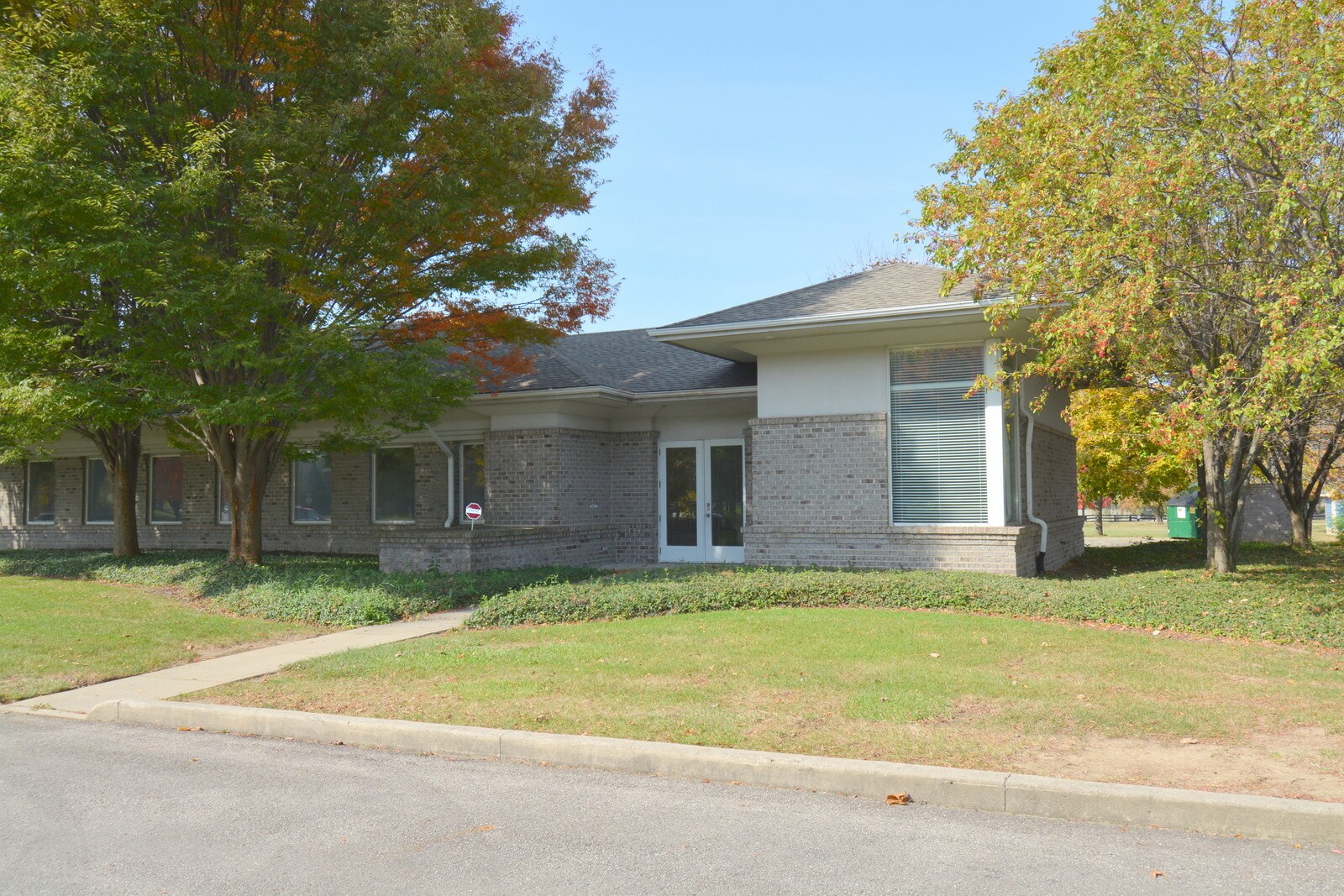 5963 Kentshire Dr, Kettering, OH à louer Photo principale– Image 1 sur 15