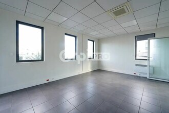 Bureau dans Vénissieux à vendre Photo intérieure– Image 2 sur 11