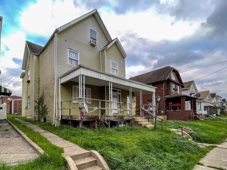 1822 Kenneth Ave, New Kensington, PA à vendre - Photo principale – Image 1 sur 1