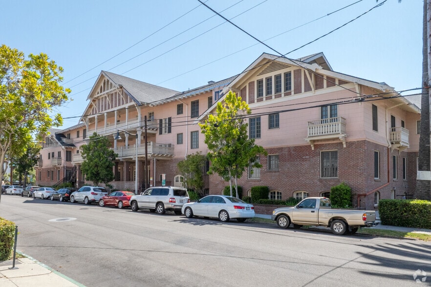 105 W Sola St, Santa Barbara, CA à vendre - Photo de l’immeuble – Image 2 sur 3