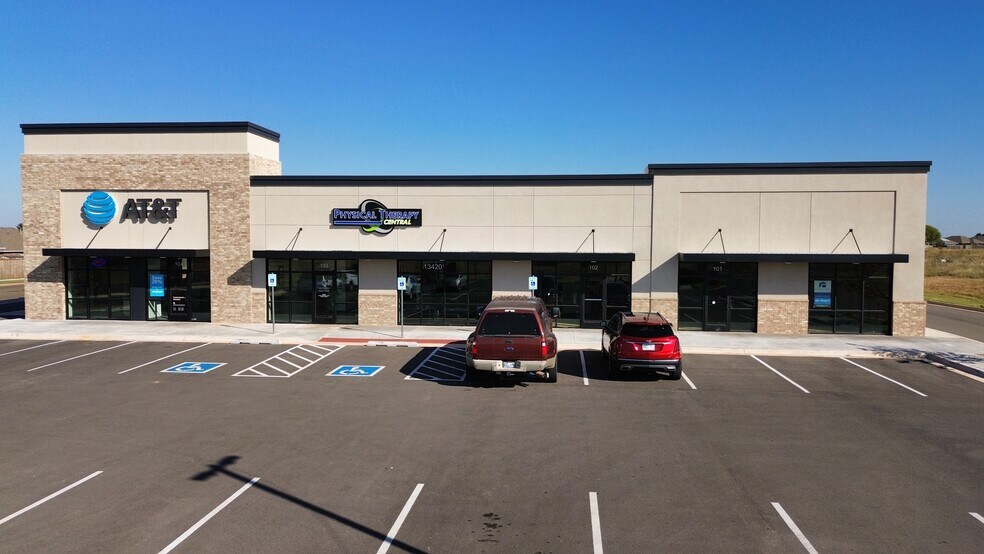 13600 N Piedmont Rd, Piedmont, OK à louer - Photo de l’immeuble – Image 3 sur 8