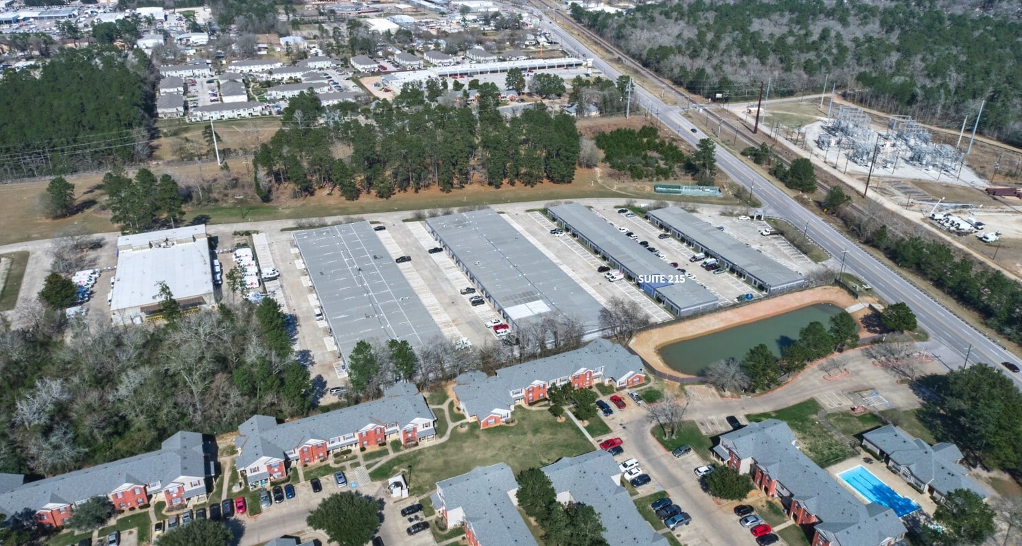 1300 S Frazier St, Conroe, TX à louer Photo intérieure– Image 1 sur 28