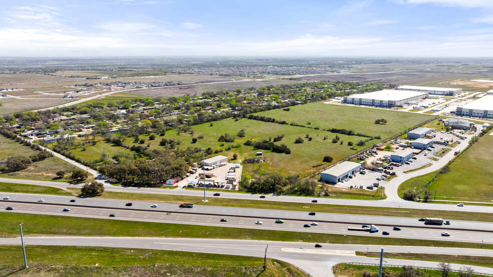 6200 E Post Rd, Kyle, TX à vendre - Photo de l’immeuble – Image 3 sur 27