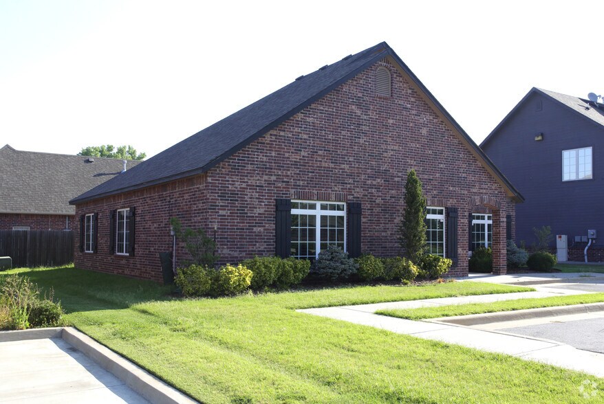 1909 W C St, Jenks, OK à louer - Photo de l’immeuble – Image 2 sur 12