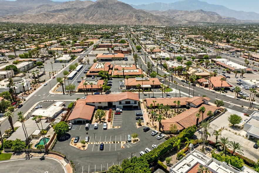 74133 El Paseo Dr, Palm Desert, CA à vendre - Photo de l’immeuble – Image 3 sur 10