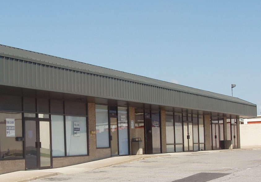1301 W Parker Rd, Plano, TX à louer - Photo de l’immeuble – Image 3 sur 4