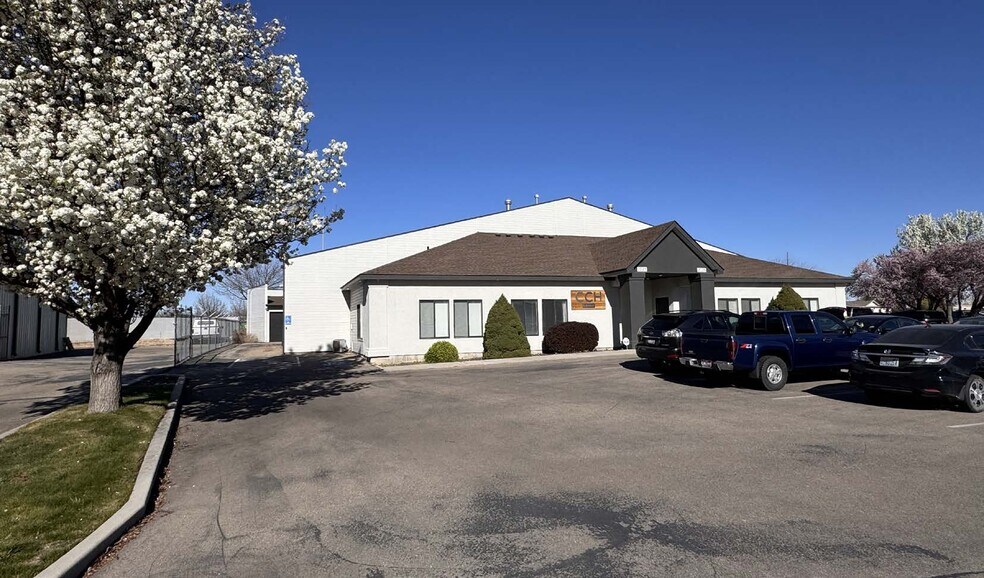2023-2025 Bingham Dr, Nampa, ID à louer - Photo de l’immeuble – Image 1 sur 4