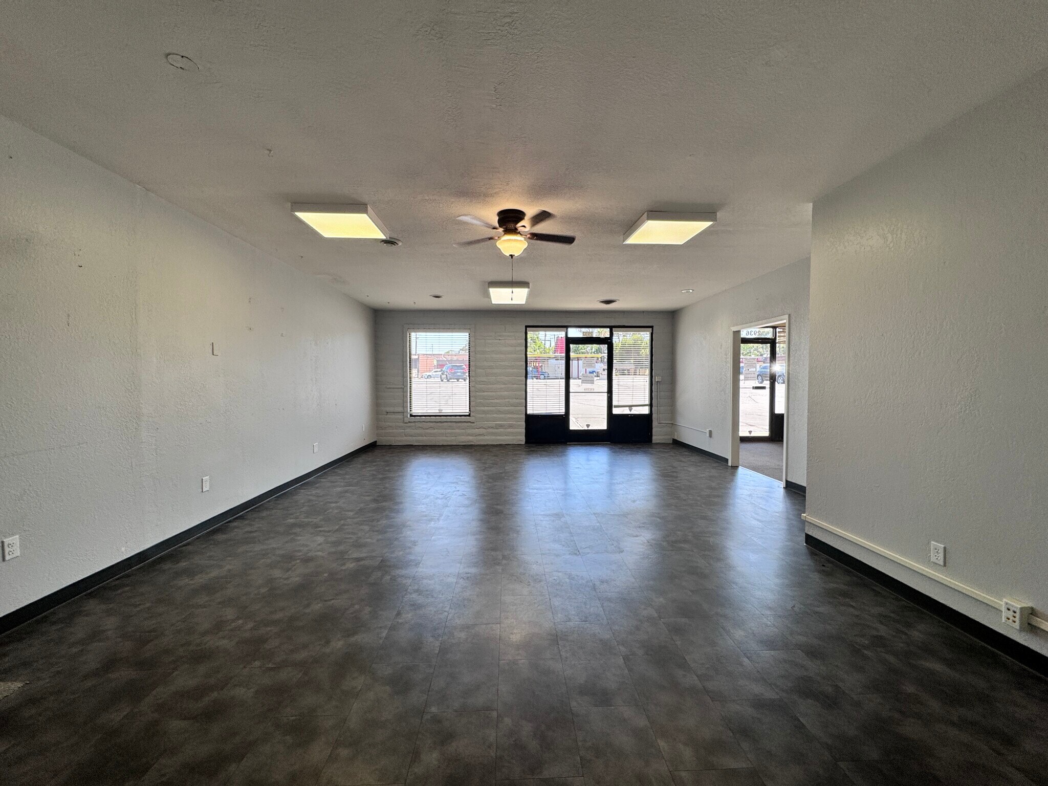 2920-2972 Churn Creek Rd, Redding, CA à louer Photo intérieure– Image 1 sur 9