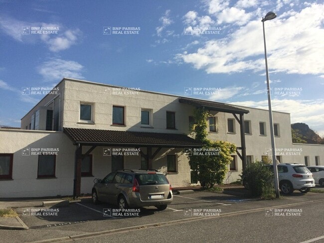Plus de détails pour 1 Rue De L'Europe, Claix - Local d’activités à vendre