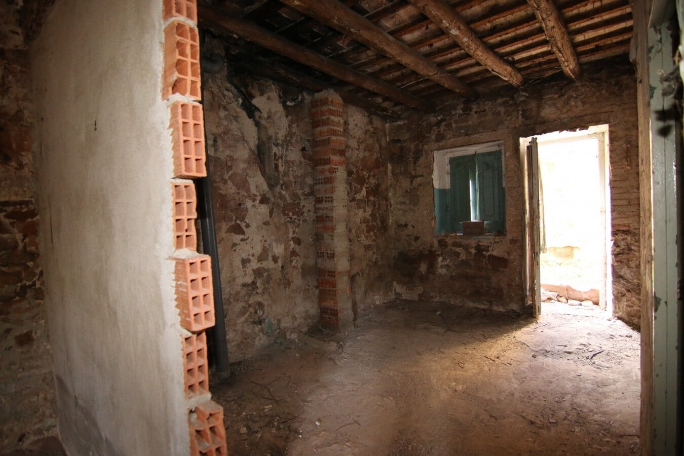 Cardona, BAR 08261 - Lot Pt02 - - Photo intérieure - Image 2 of 4