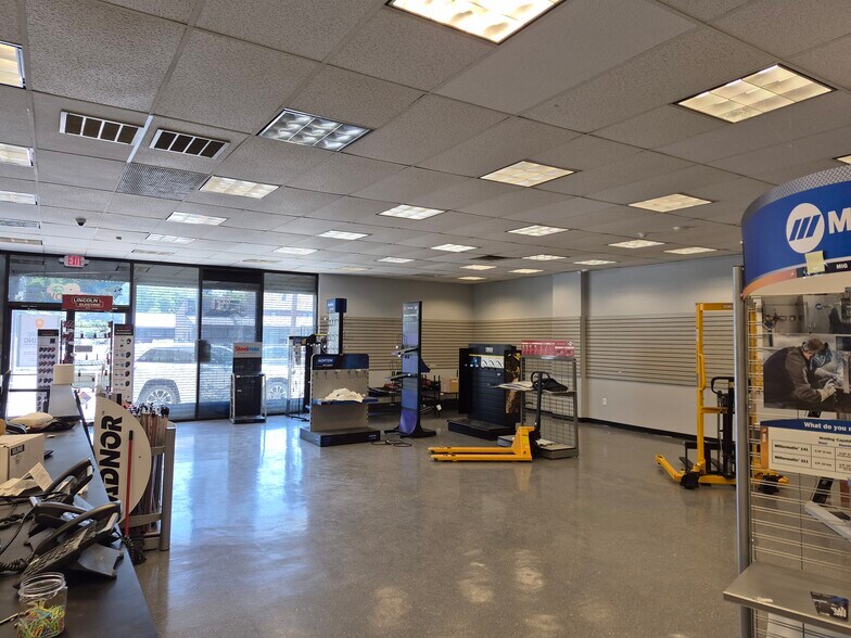 87 Broadway, Saugus, MA à louer - Photo intérieure – Image 3 sur 10