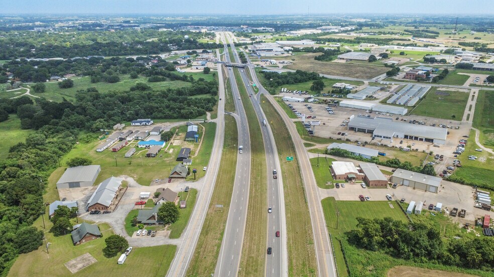 1608 Highway 290 W, Brenham, TX à louer - Photo de l’immeuble – Image 1 sur 20