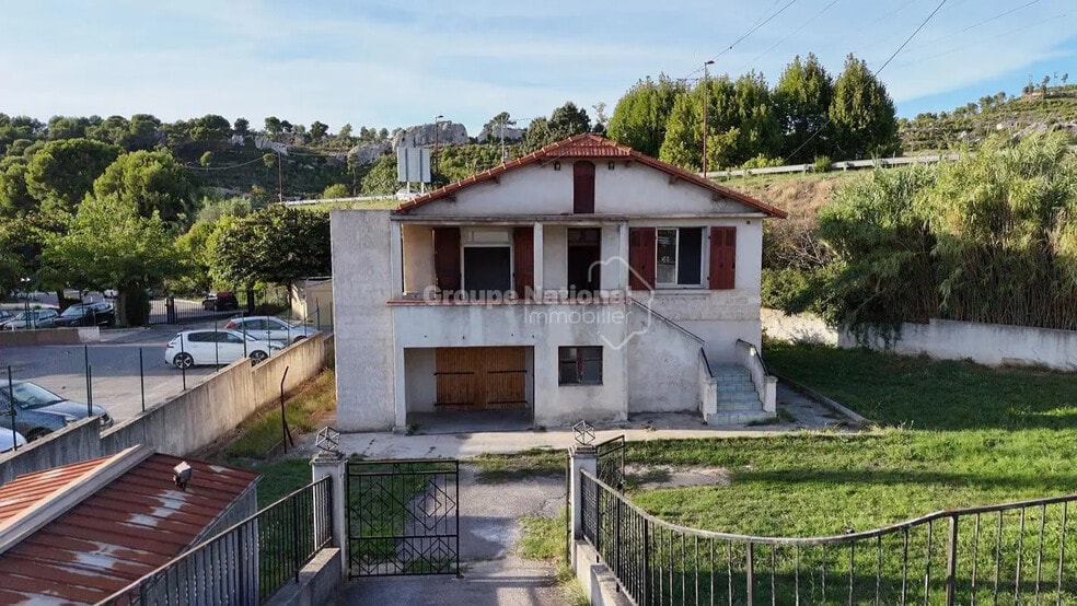 Bureau dans Les Pennes-Mirabeau à louer - Photo de l’immeuble – Image 2 sur 2