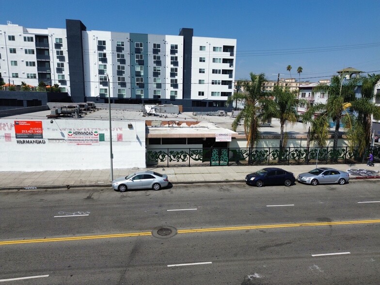 2501 S Hill St, Los Angeles, CA à vendre - Photo de l’immeuble – Image 2 sur 56