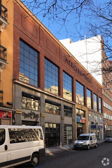 Calle Lope de Rueda, 53, Madrid, Madrid à louer - Photo de l’immeuble – Image 3 sur 5