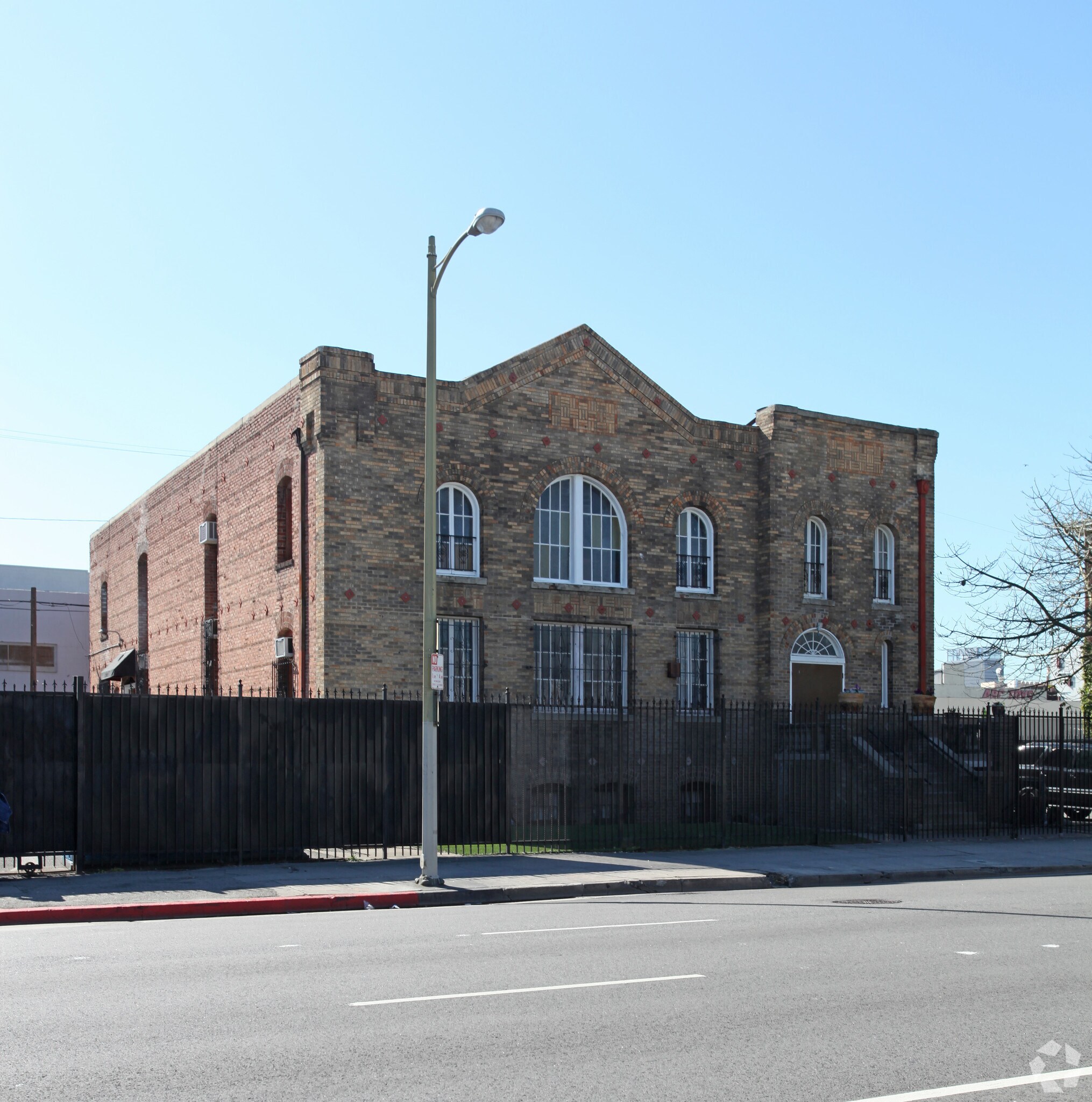 606 E 6th St, Los Angeles, CA à louer Photo principale– Image 1 sur 94