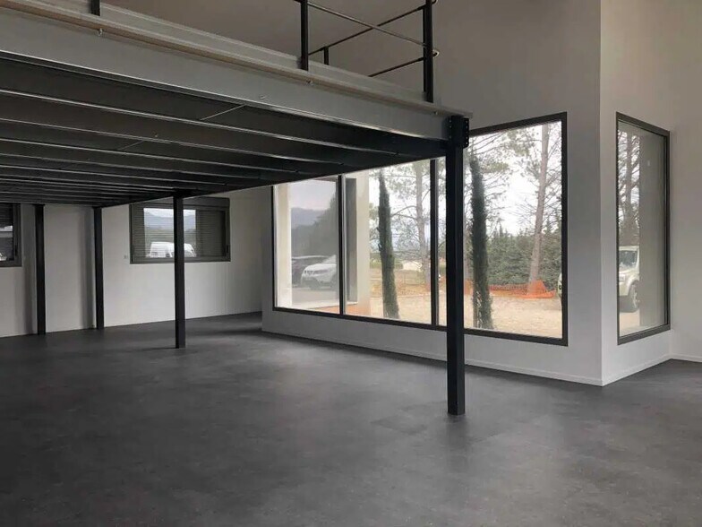 Bureau dans Gardanne à louer - Photo de l’immeuble – Image 2 sur 21
