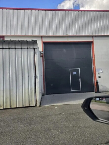 Industriel/Logistique dans Pessac à louer - Photo de l’immeuble – Image 2 sur 2
