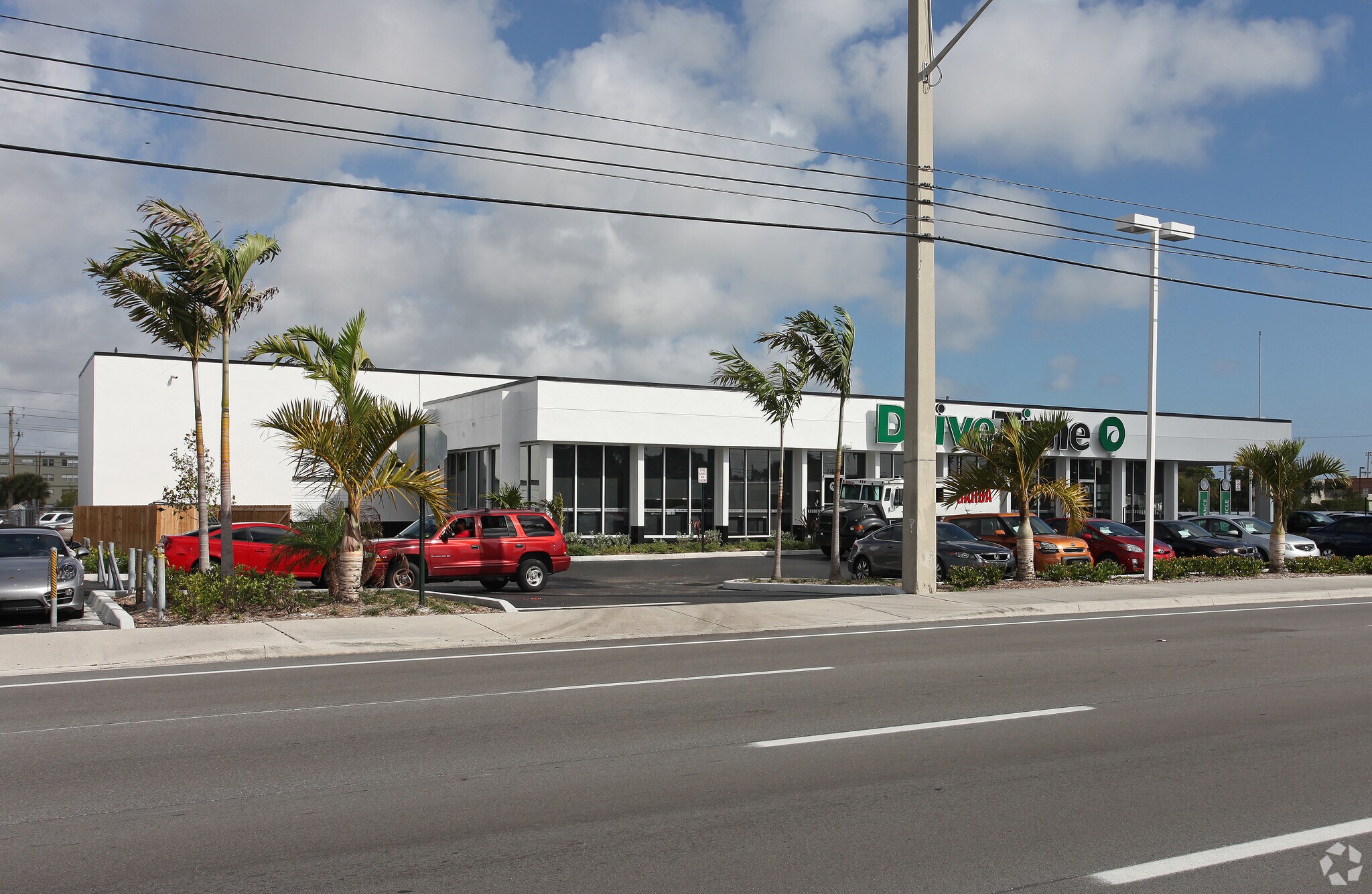 2707 Okeechobee Blvd, West Palm Beach, FL à louer Photo de l’immeuble– Image 1 sur 5