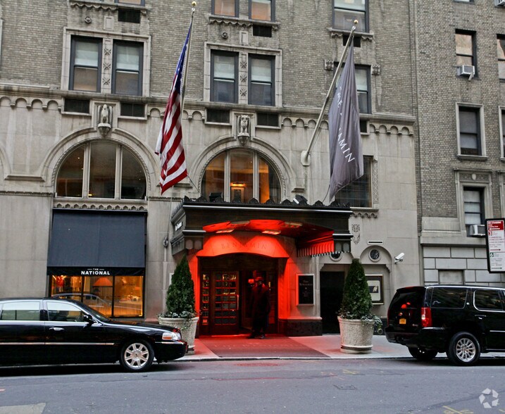 125 E 50th St, New York, NY à louer - Photo de l’immeuble – Image 3 sur 8