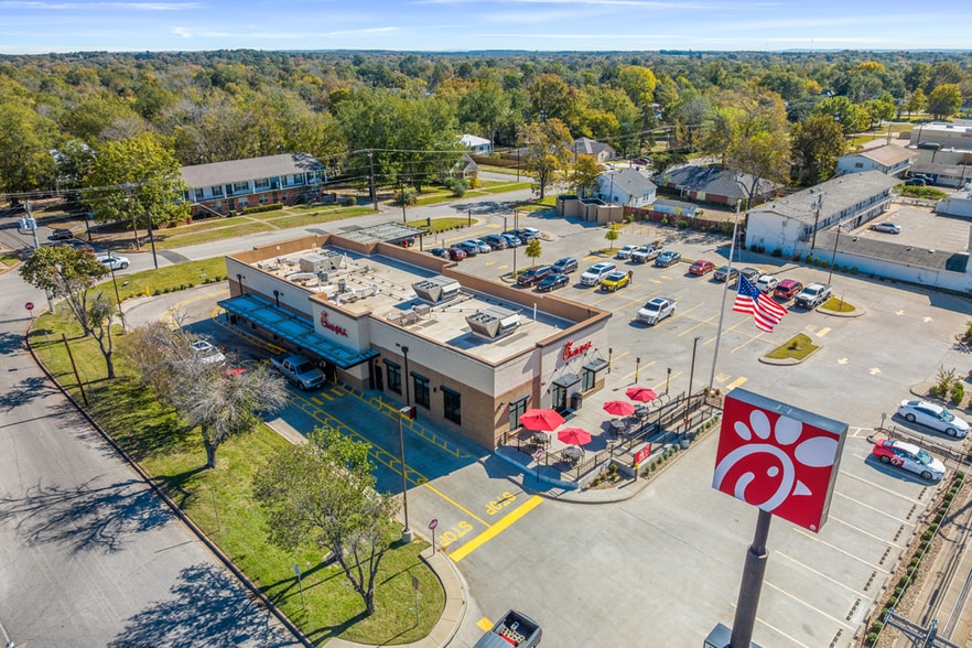 502 S Jackson St, Jacksonville, TX à vendre - Photo principale – Image 1 sur 5