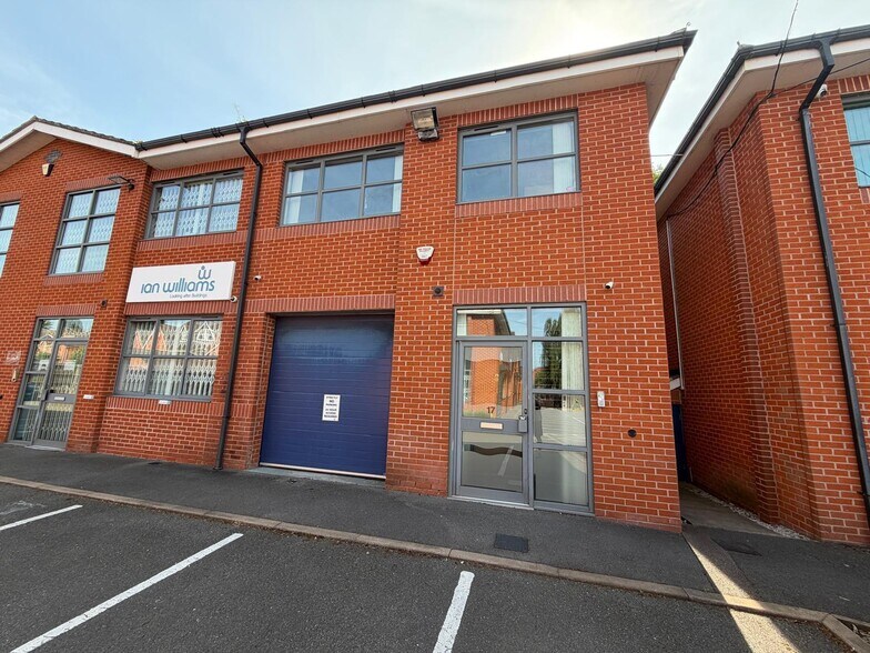 Park Ln, Nottingham à louer - Photo de l’immeuble – Image 1 sur 9