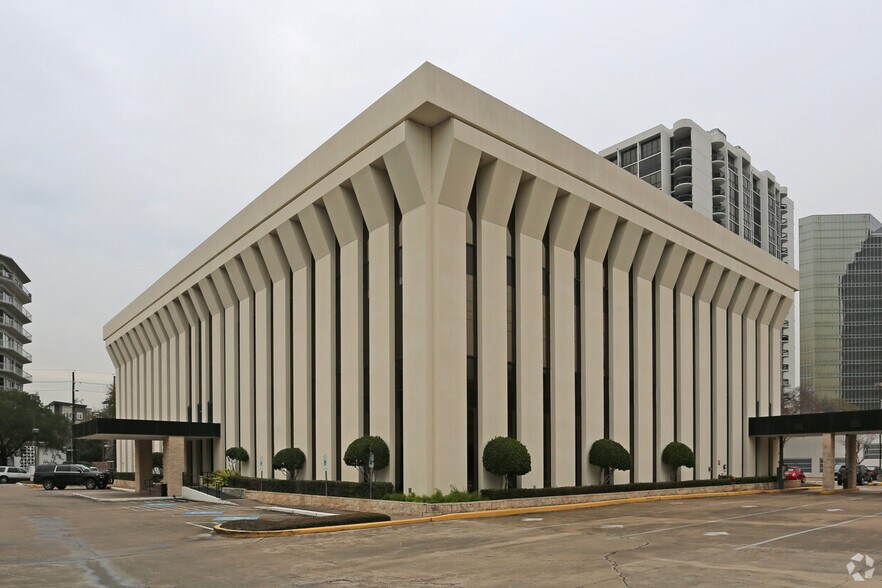 5005 Woodway Dr, Houston, TX à louer - Photo de l’immeuble – Image 1 sur 7