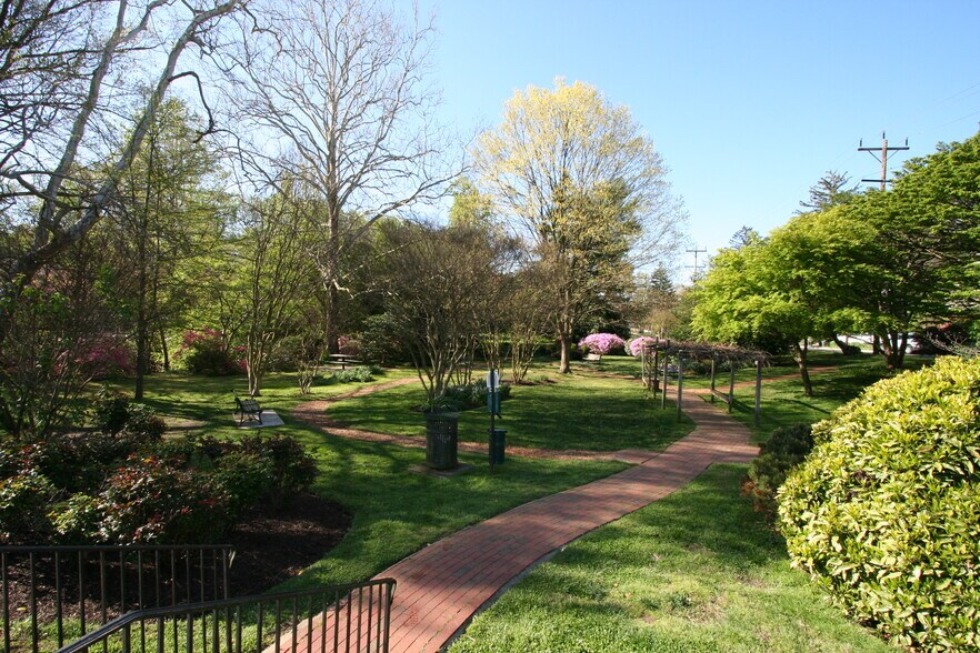 3720 Farragut Ave, Kensington, MD à louer - Photo de l’immeuble – Image 3 sur 16