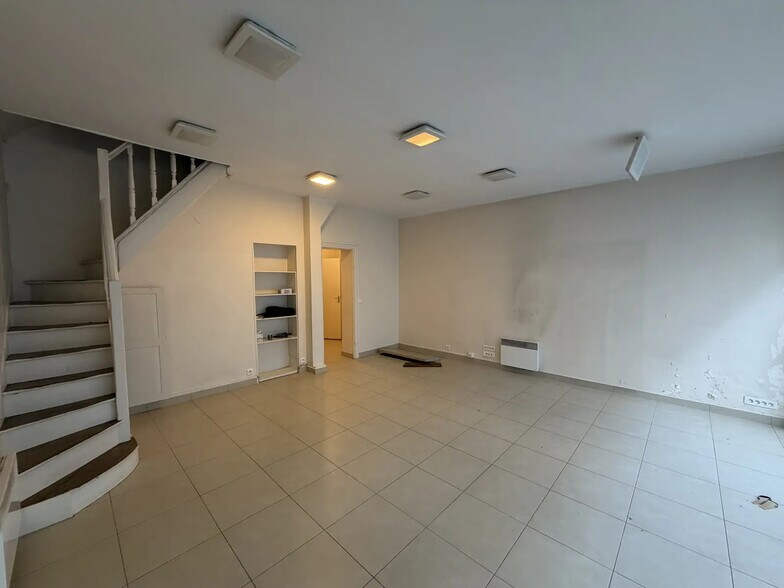 Local commercial dans Paris à louer - Photo intérieure – Image 2 sur 11