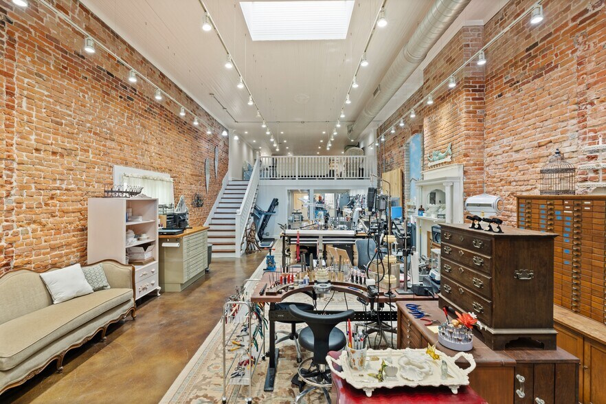 925 Main St, Bastrop, TX à vendre - Photo intérieure – Image 3 sur 42