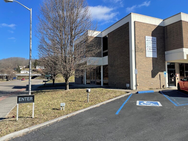 501 Railroad Ave, Richlands, VA à vendre - Photo de l’immeuble – Image 3 sur 4