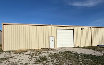 900 Utility Rd, Sanger, TX à louer Photo de l’immeuble– Image 1 sur 3