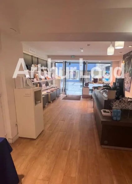 Local commercial dans Caen à louer - Photo intérieure – Image 1 sur 4