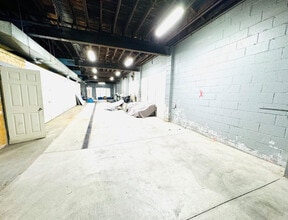 5067 Turney Rd, Cleveland, OH à louer Photo intérieure– Image 1 sur 4